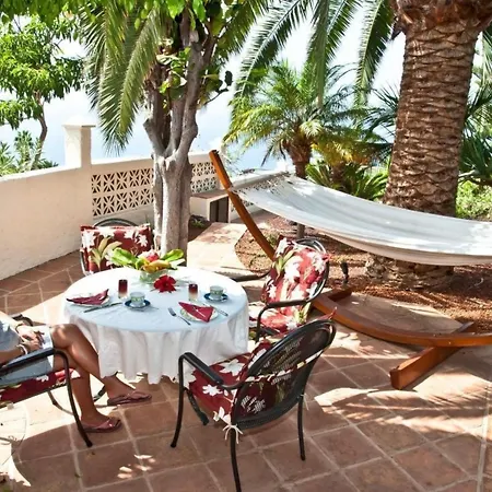 アパート In Mit Terrasse- Gemeinsamem Pool Und Garten By Interhome